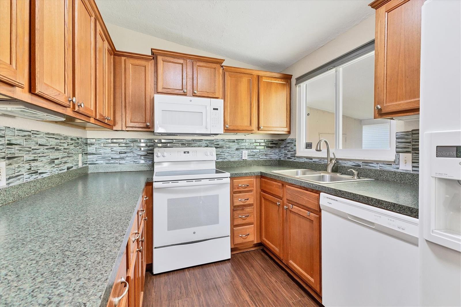 Image 12 of 42 For 6710 36th Avenue E 350