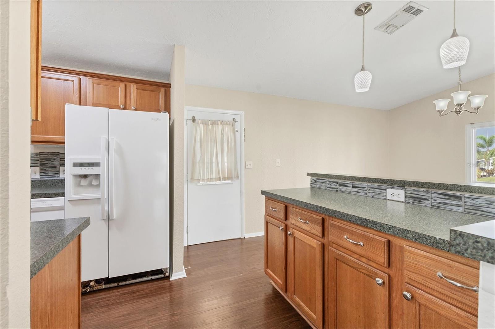 Image 16 of 42 For 6710 36th Avenue E 350