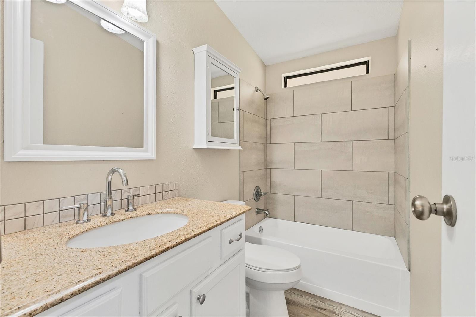 Image 19 of 42 For 6710 36th Avenue E 350