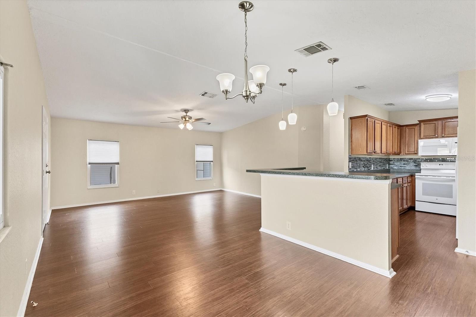 Image 20 of 42 For 6710 36th Avenue E 350