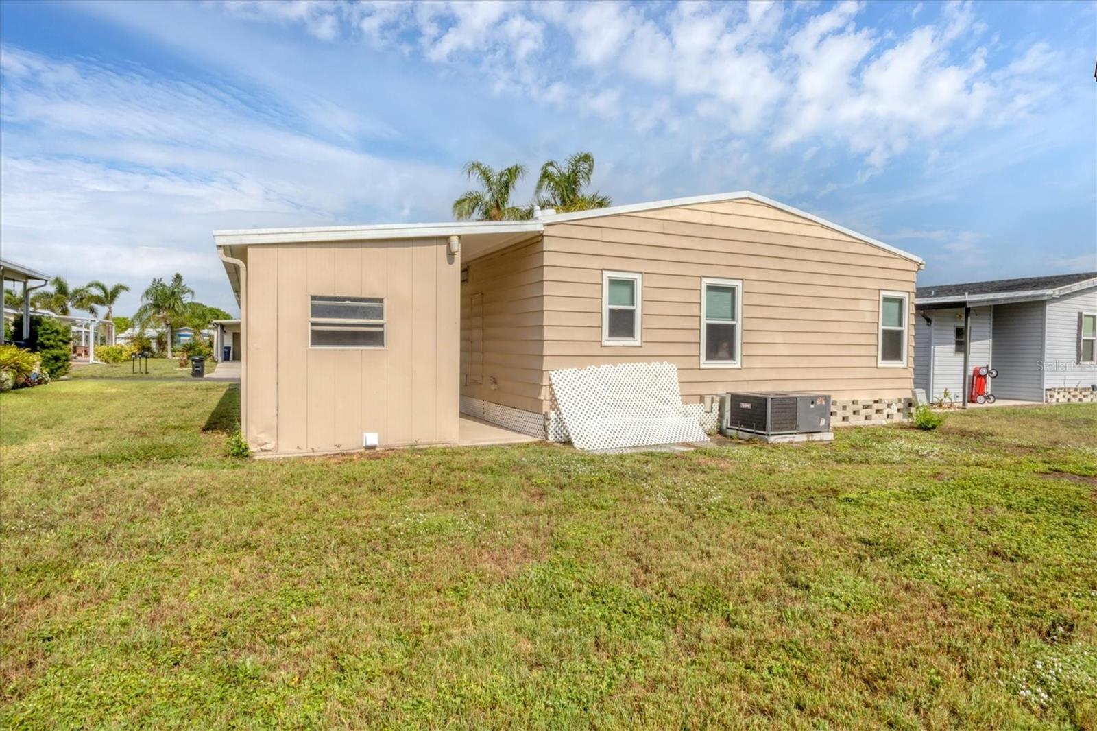 Image 28 of 42 For 6710 36th Avenue E 350