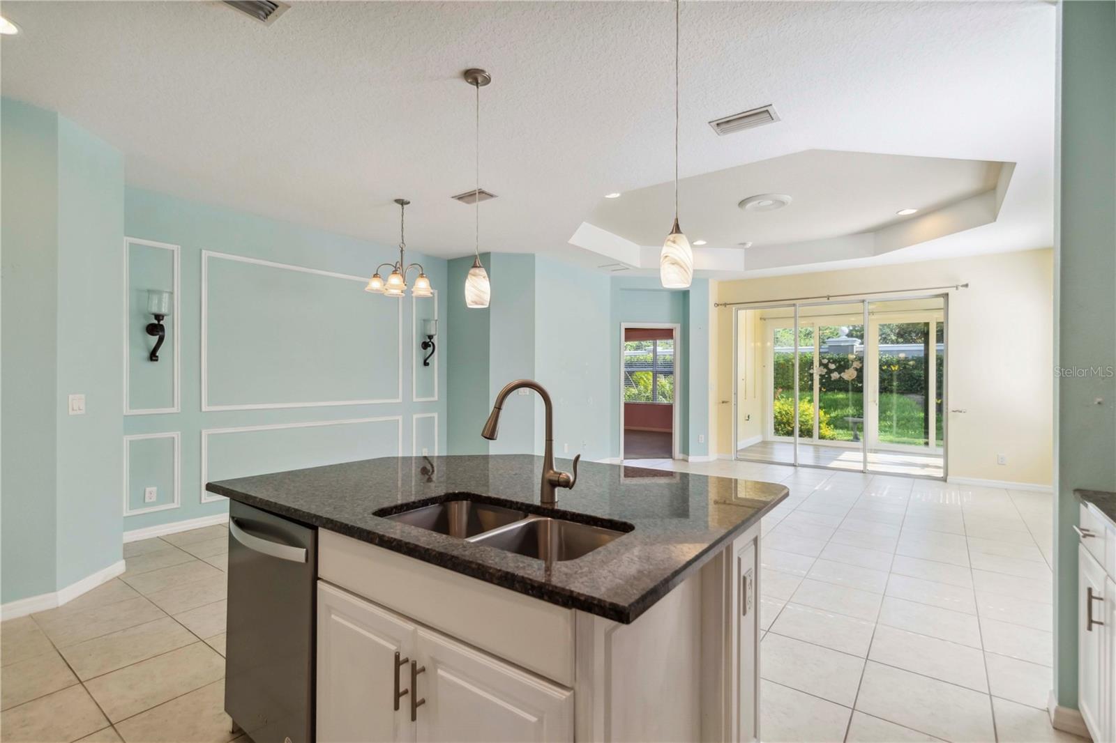 Image 3 of 21 For 5418 Fairfield Boulevard