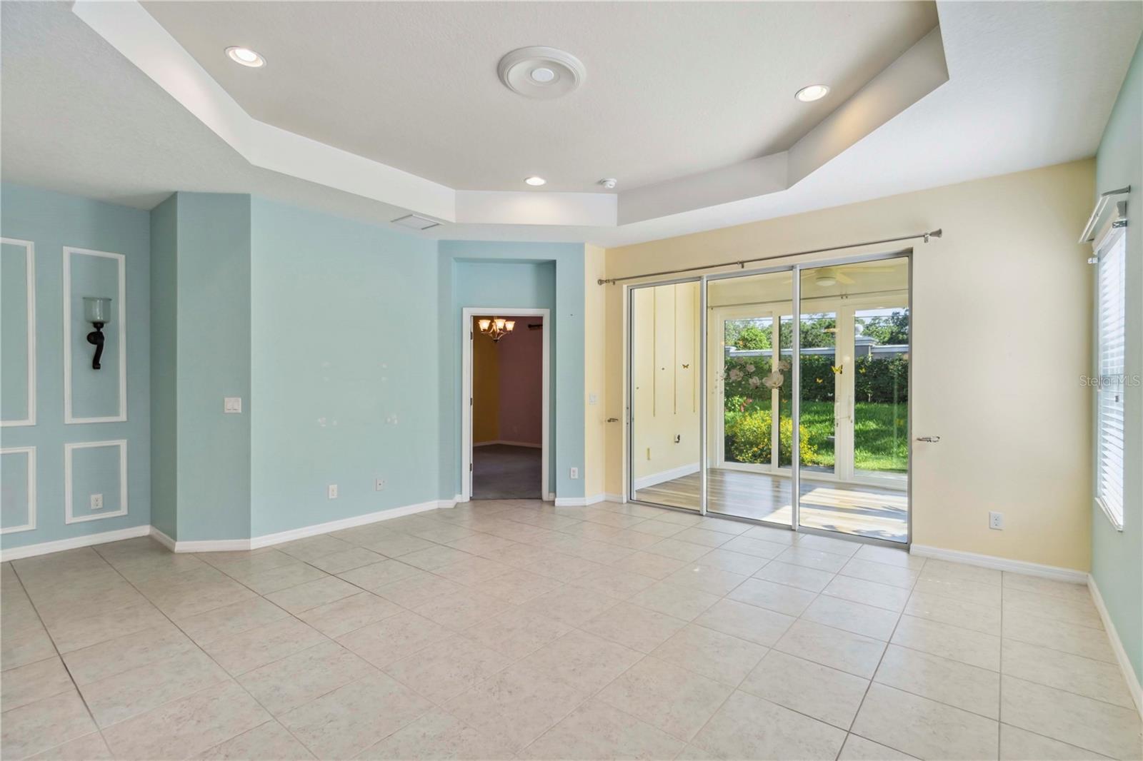 Image 4 of 21 For 5418 Fairfield Boulevard