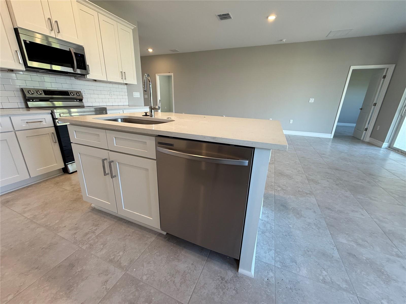 Image 10 of 23 For 4295 Kinlock Street