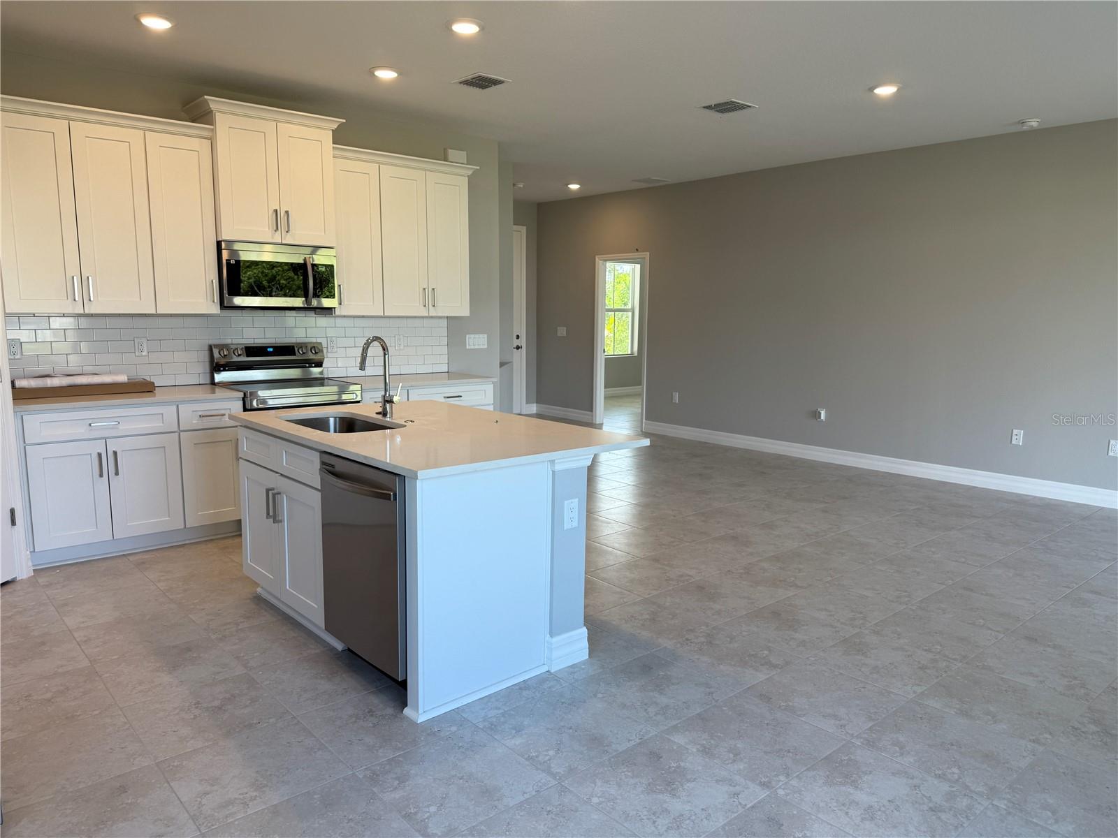Image 11 of 23 For 4295 Kinlock Street