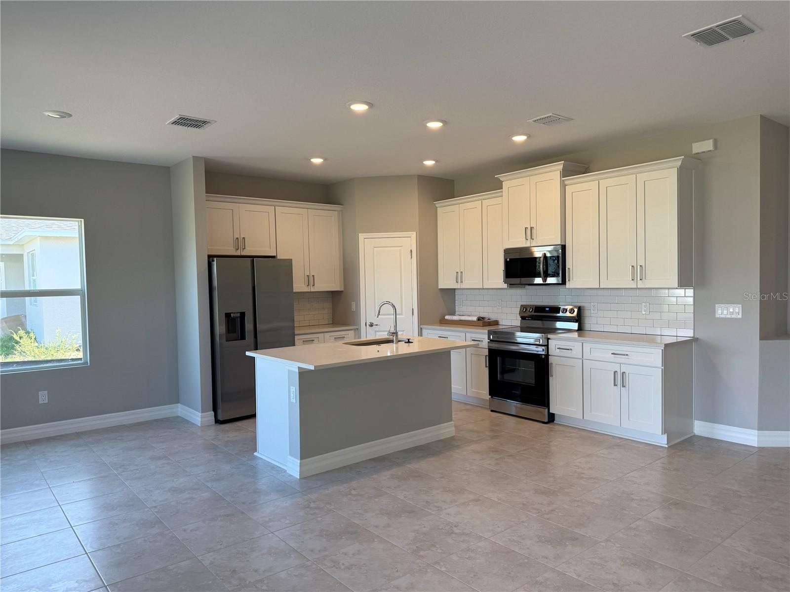 Image 12 of 23 For 4295 Kinlock Street