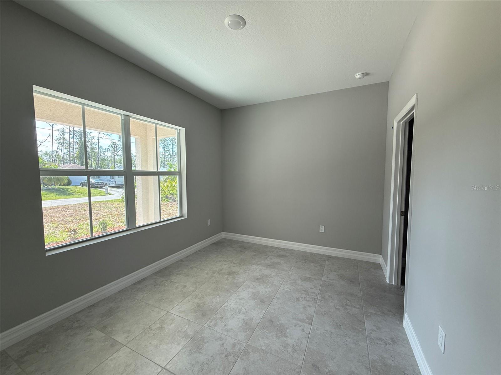 Image 17 of 23 For 4295 Kinlock Street