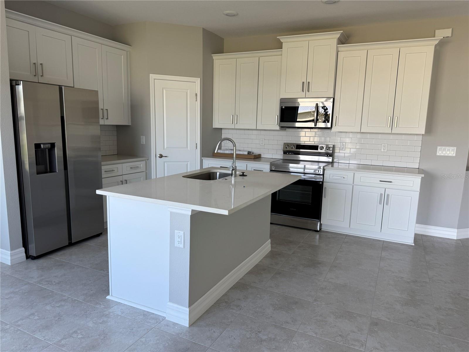 Image 5 of 23 For 4295 Kinlock Street