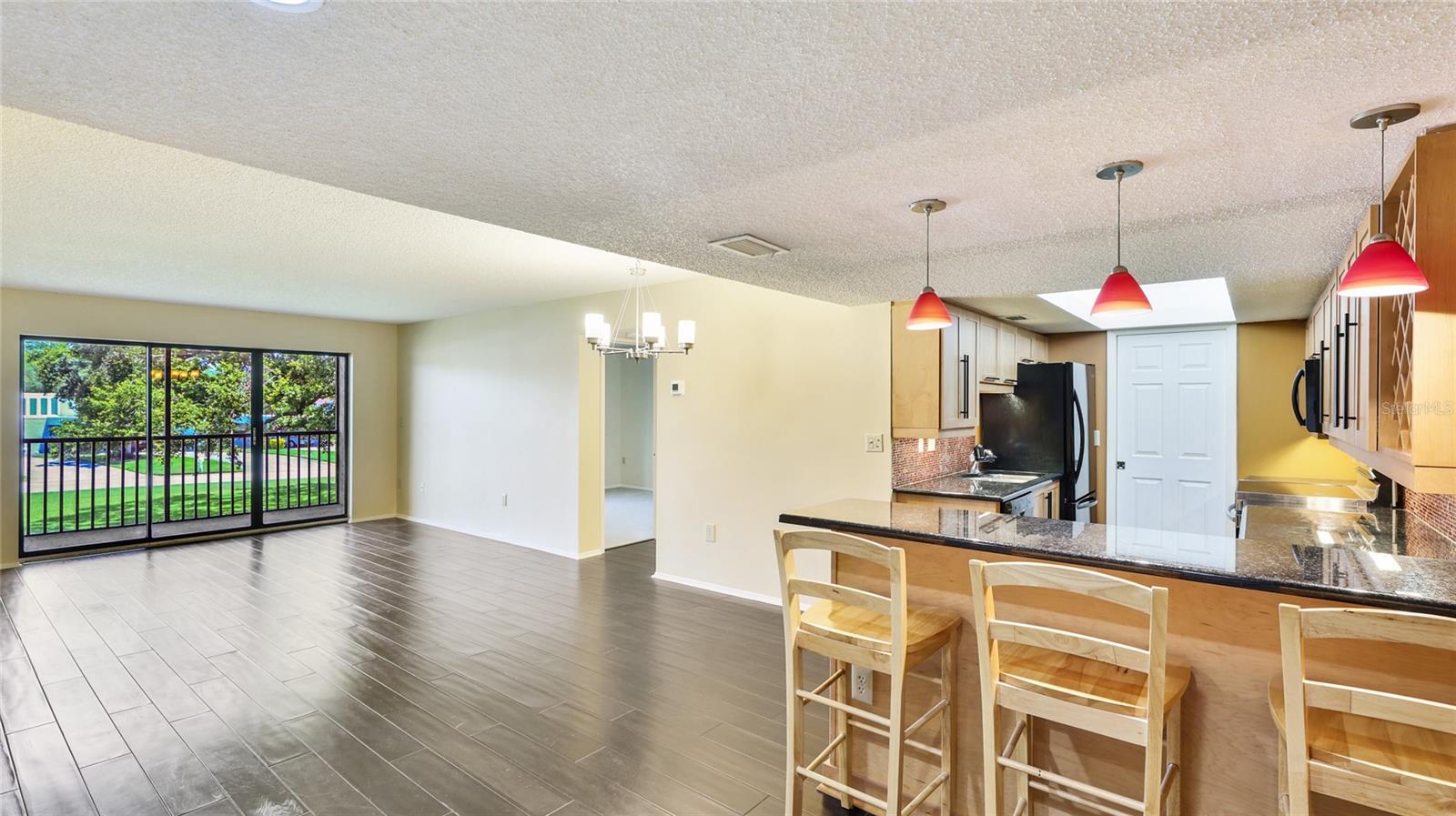 Image 5 of 31 For 6116 43rd Street W 201d