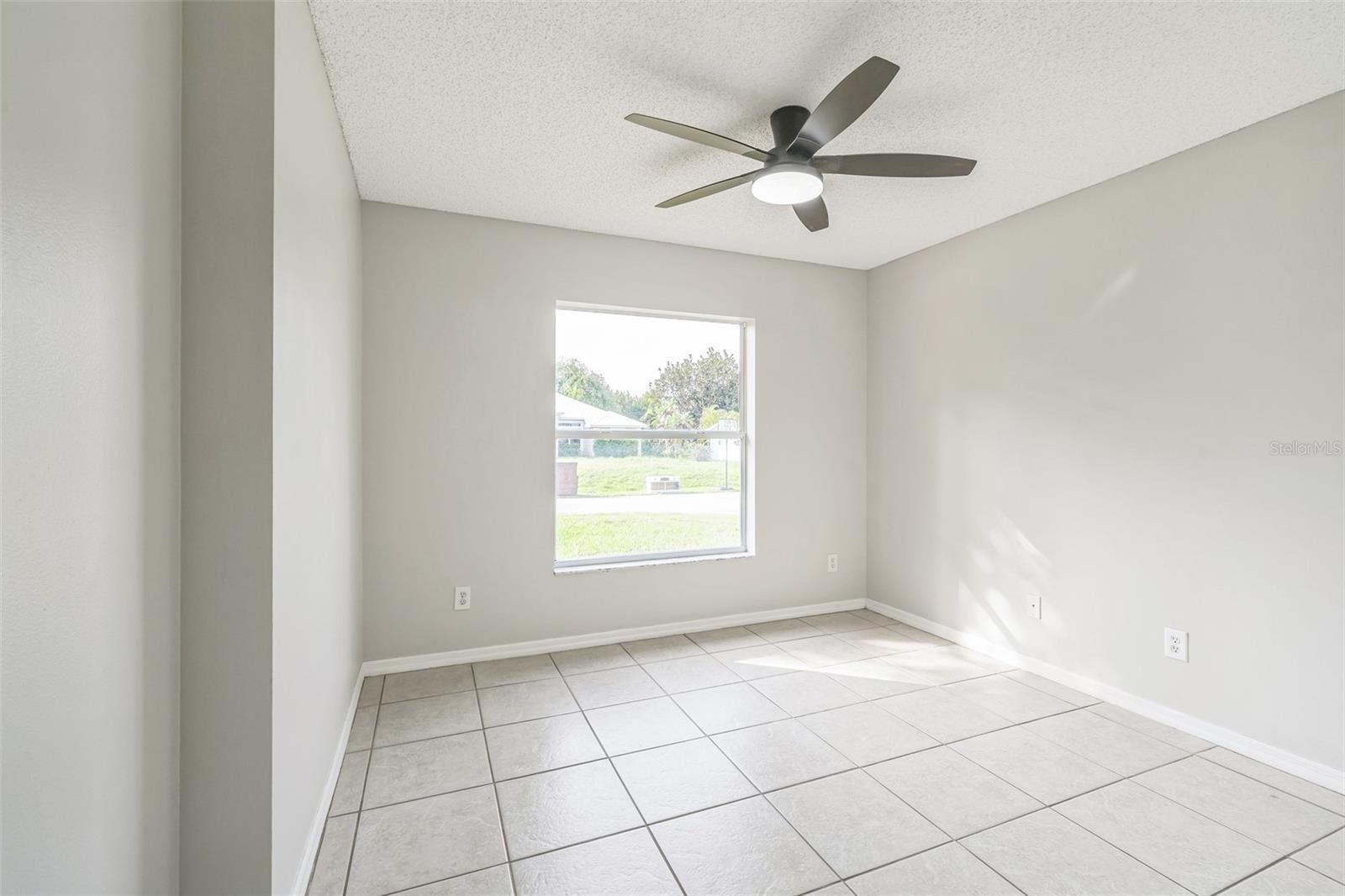 Image 4 of 10 For 1062 Blossom Drive