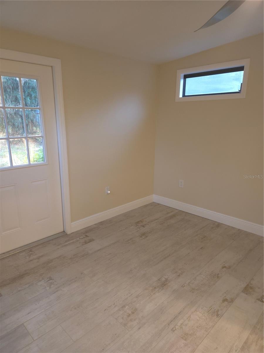 Image 18 of 25 For 2212 Vinson Avenue