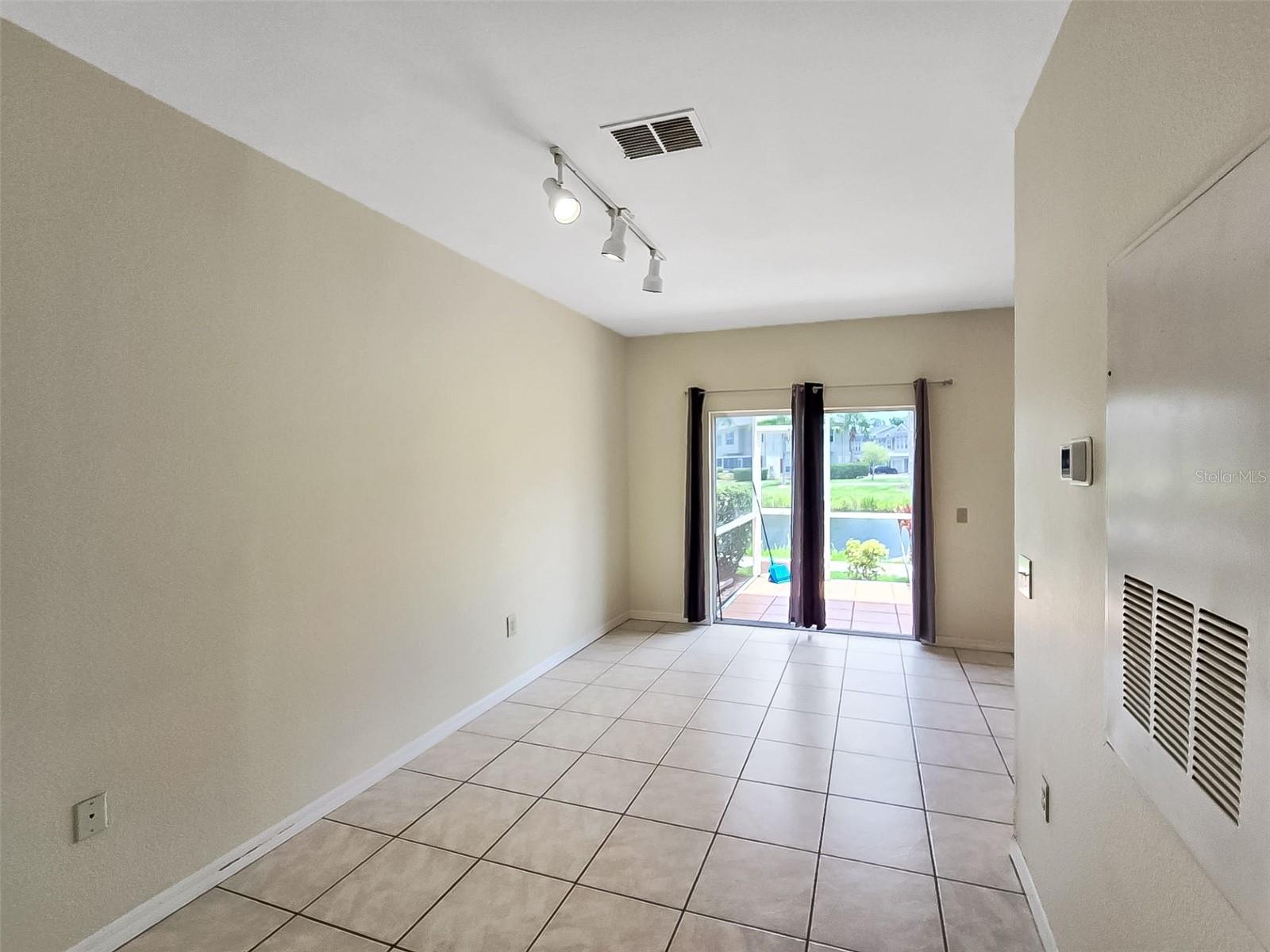 Image 4 of 19 For 7743 Plantation Circle