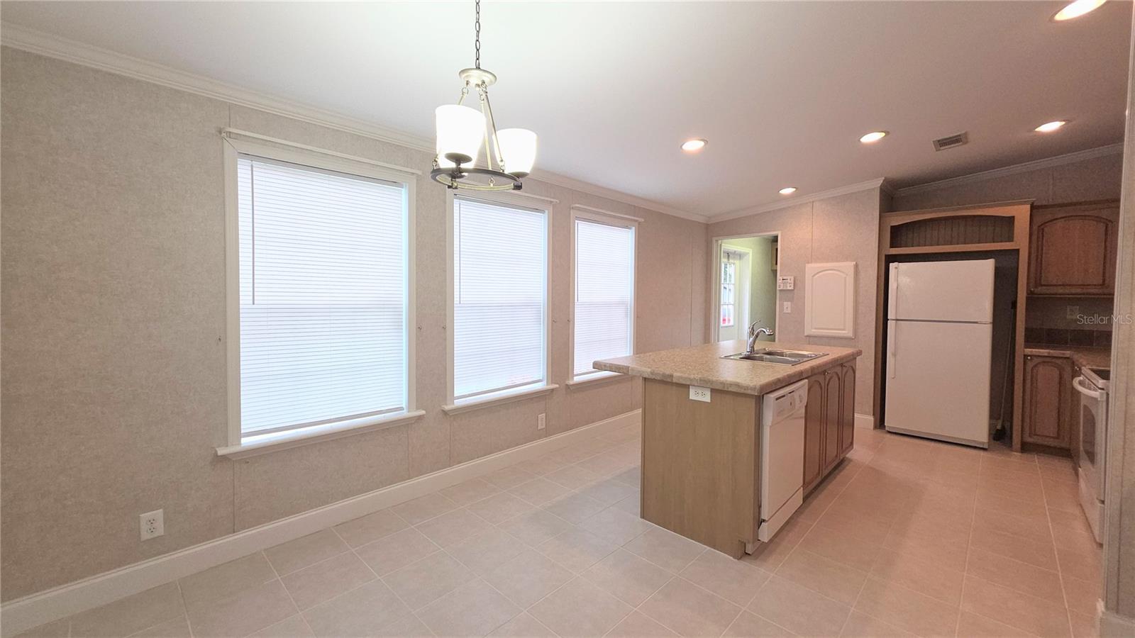 Listing photo id 14 for 6238 Angus Valley Drive