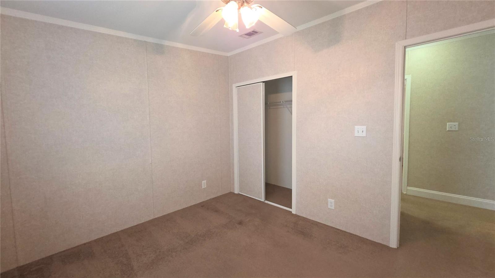 Listing photo id 19 for 6238 Angus Valley Drive