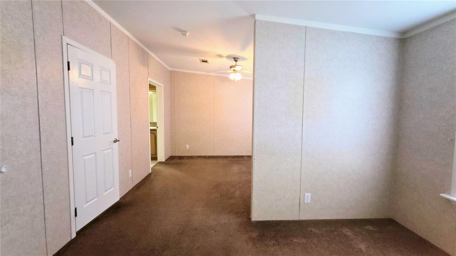 Listing photo id 25 for 6238 Angus Valley Drive