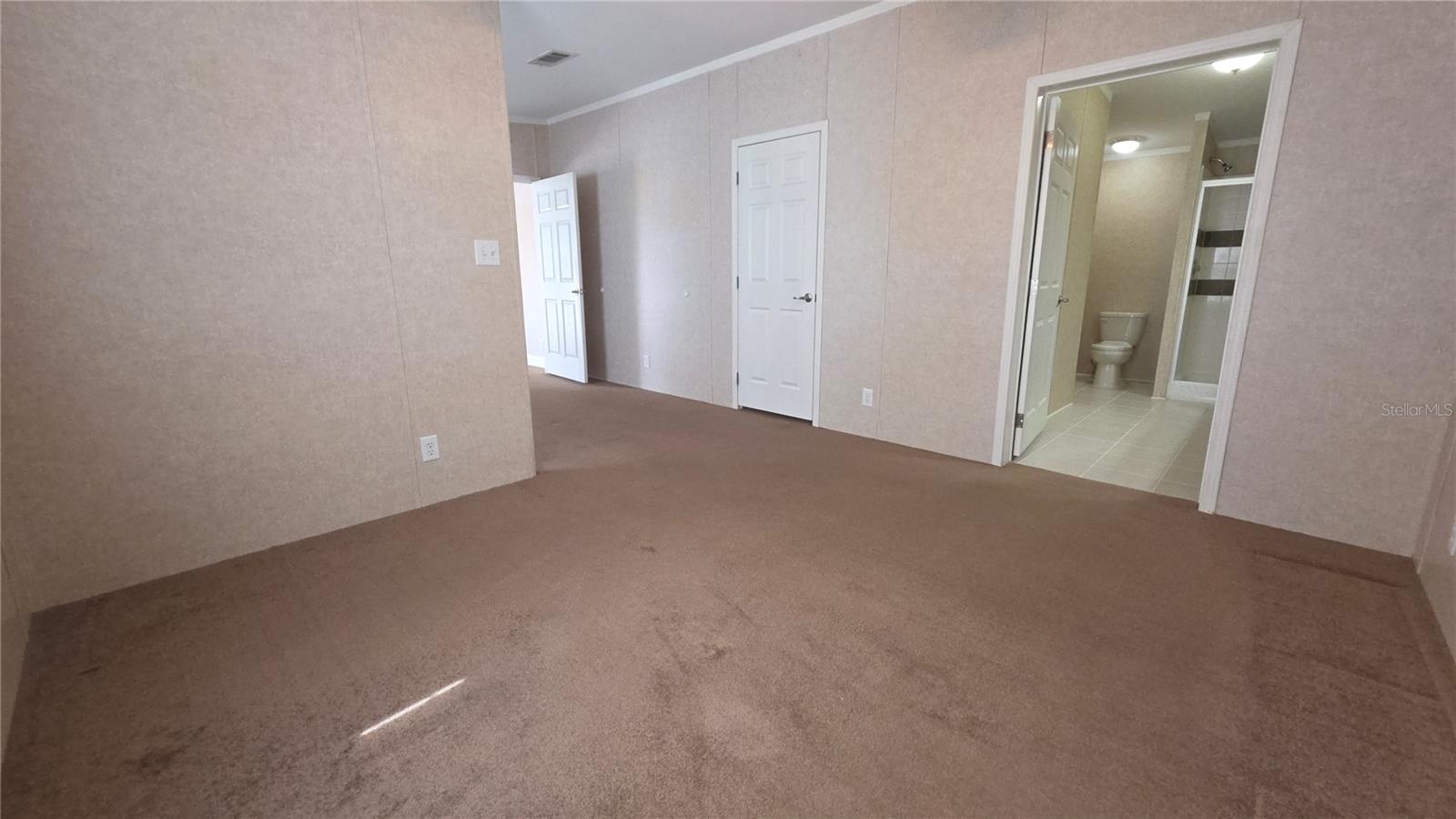 Listing photo id 35 for 6238 Angus Valley Drive