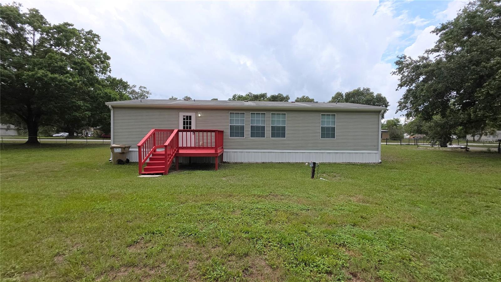Listing photo id 4 for 6238 Angus Valley Drive
