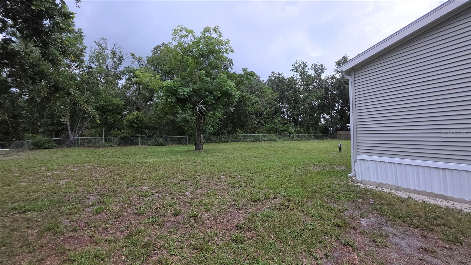 Listing photo id 7 for 6238 Angus Valley Drive