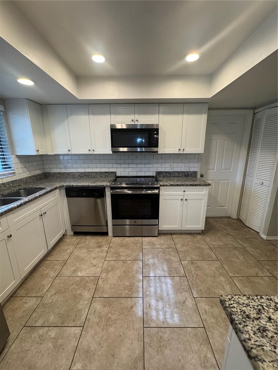 Image 41 of 66 For 2475 Wood Oak Drive