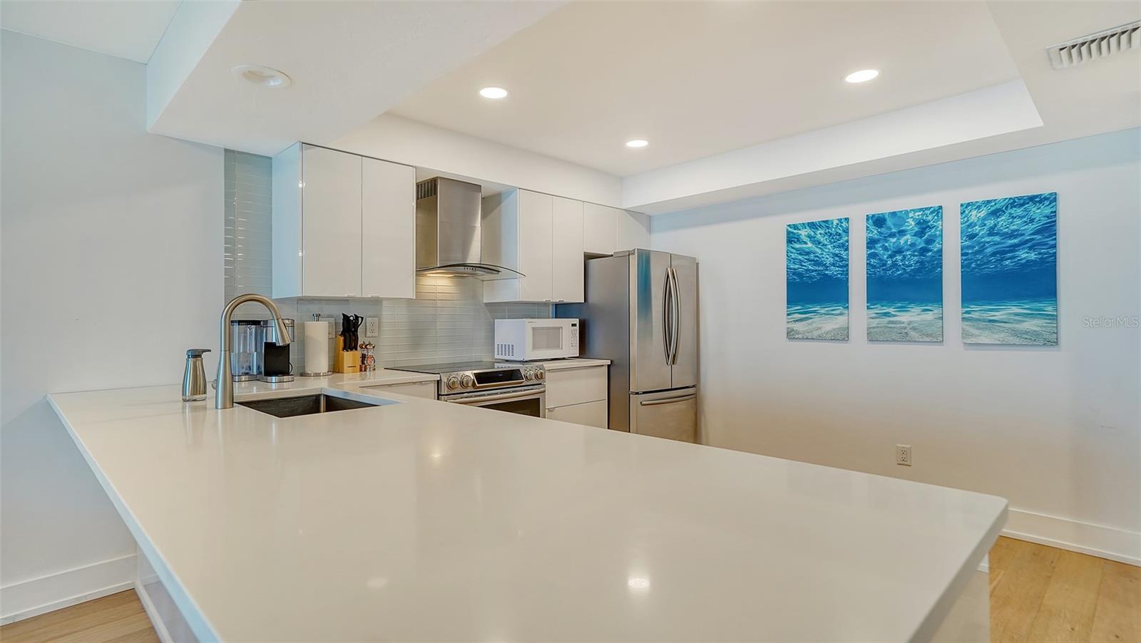 Image 22 of 88 For 101 Gulfstream Avenue 8g