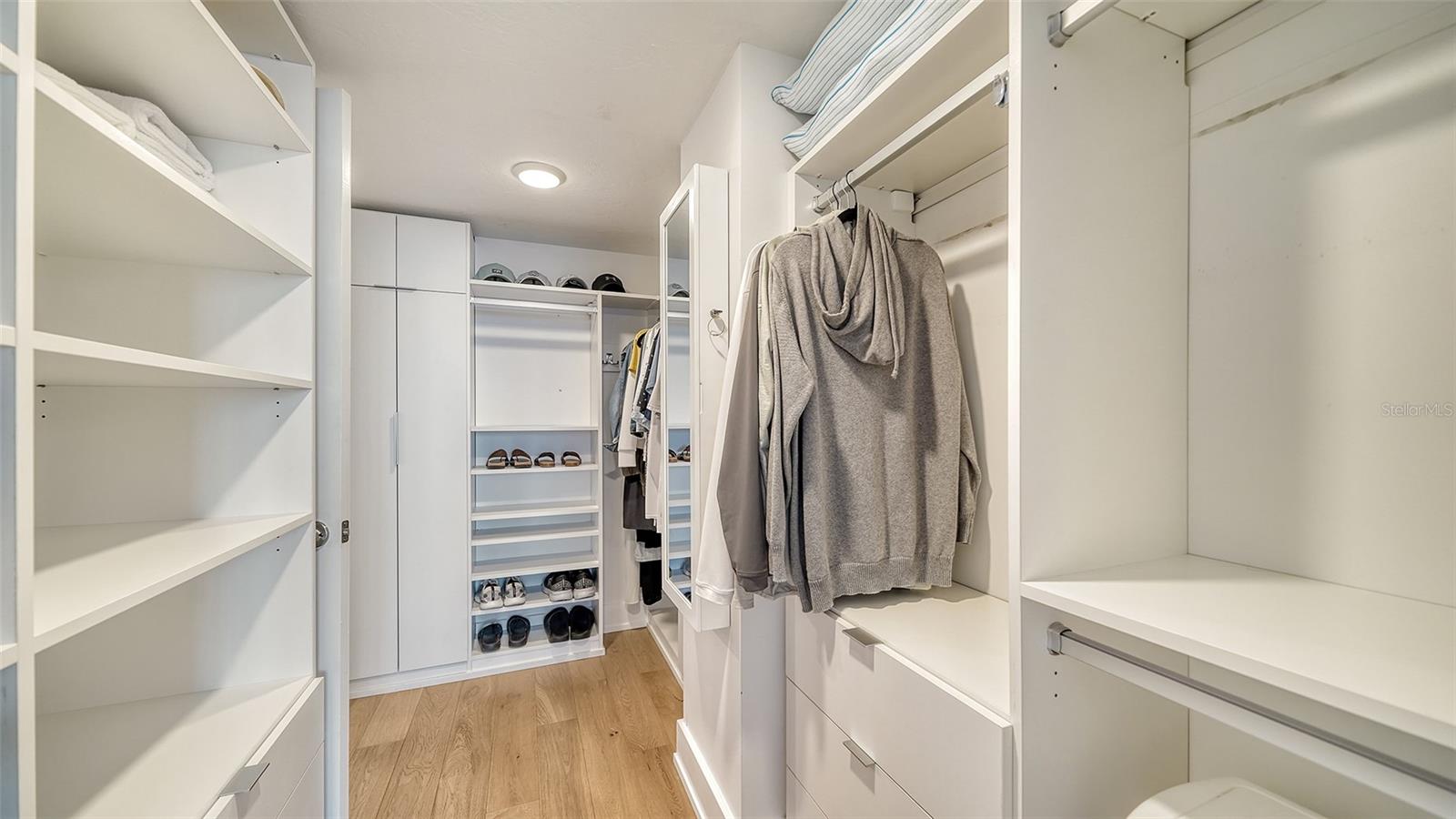 Image 35 of 88 For 101 Gulfstream Avenue 8g