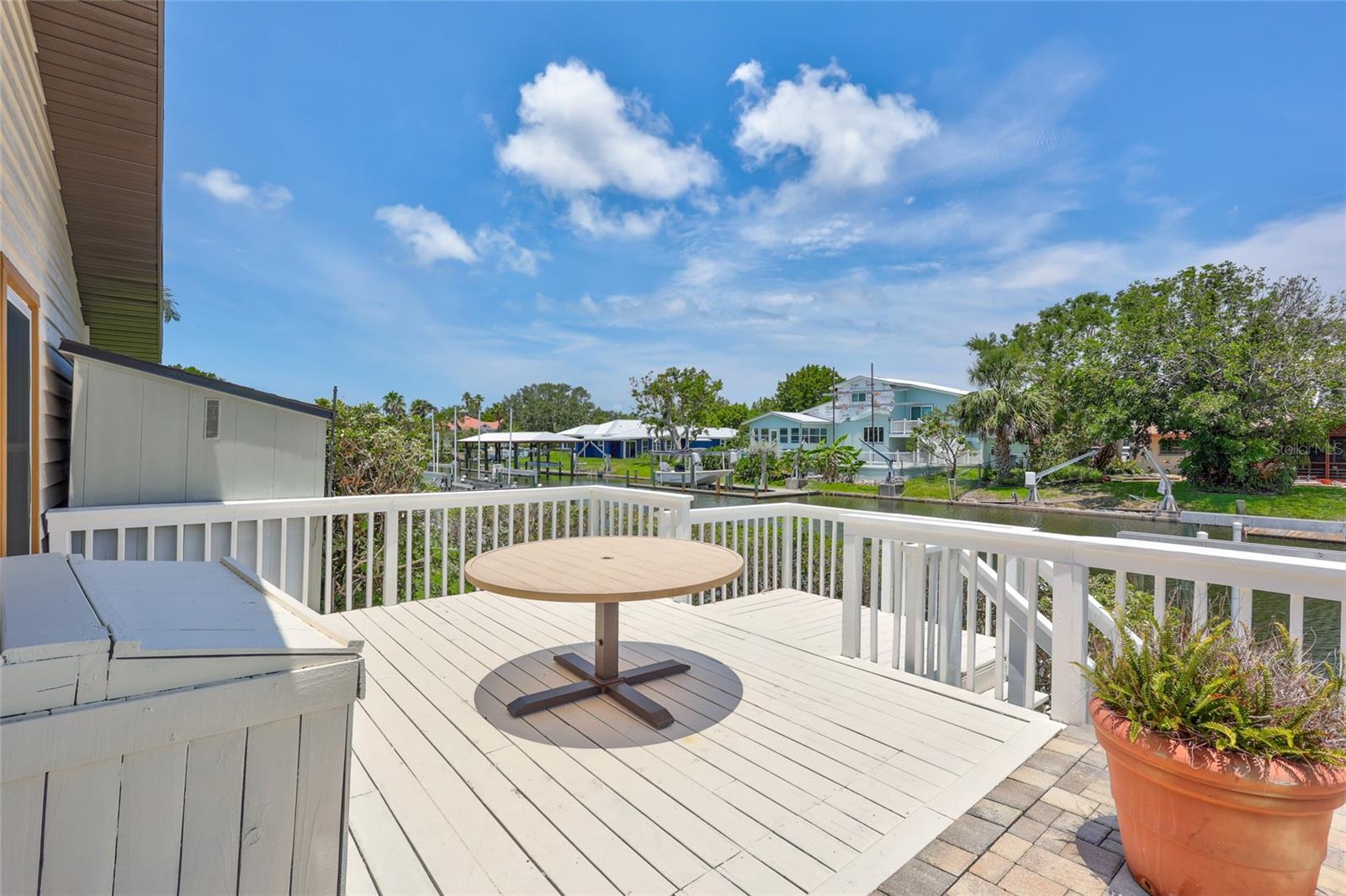 Listing photo id 50 for 4506 17th Street W