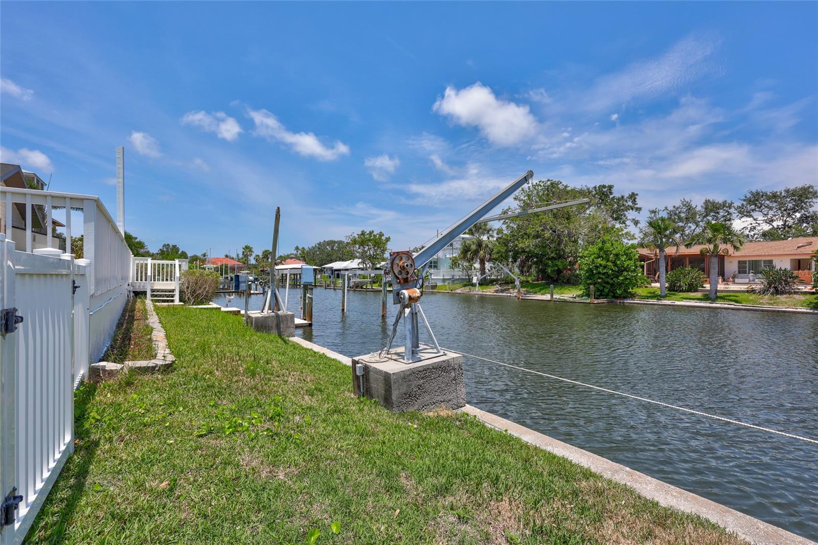 Listing photo id 53 for 4506 17th Street W