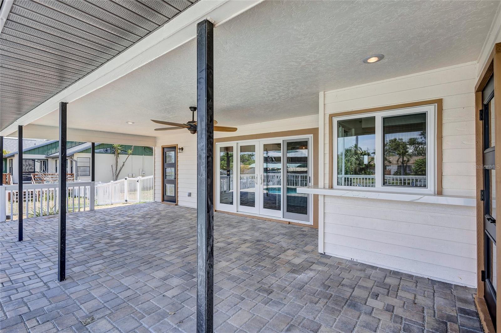 Listing photo id 54 for 4506 17th Street W