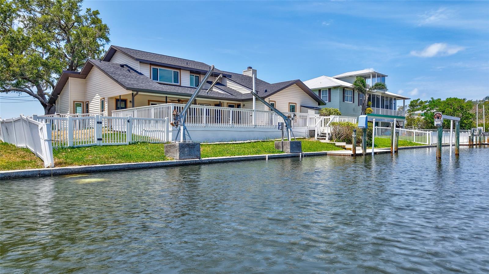 Listing photo id 61 for 4506 17th Street W