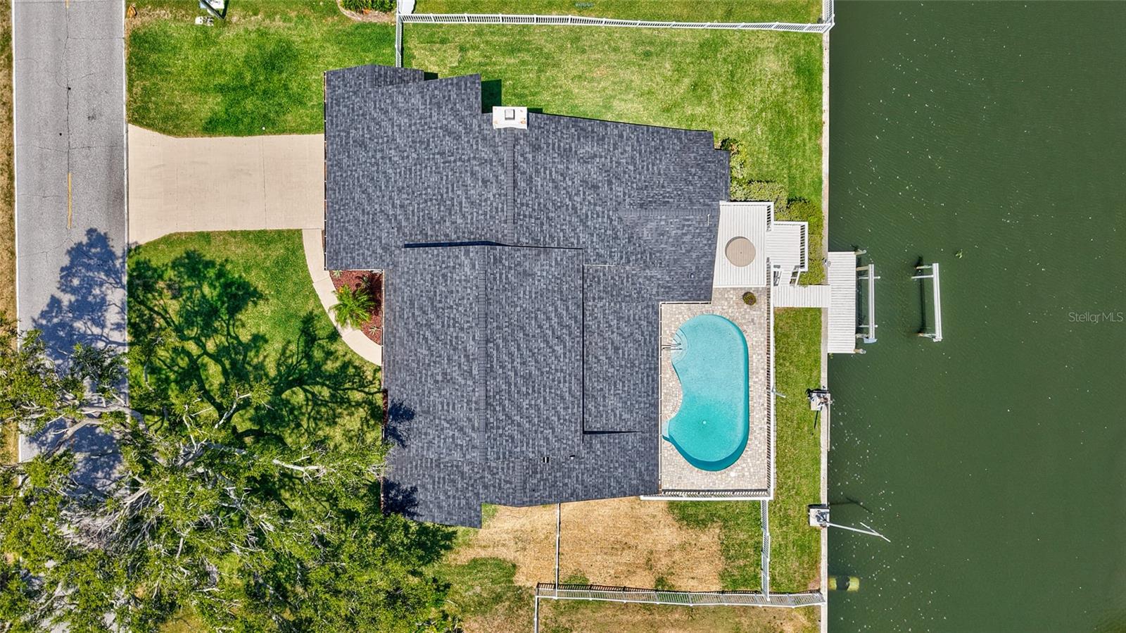 Listing photo id 63 for 4506 17th Street W