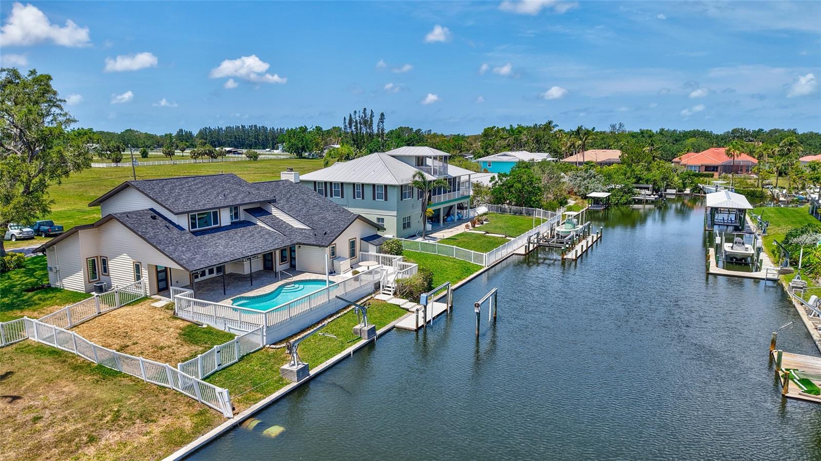Listing photo id 69 for 4506 17th Street W