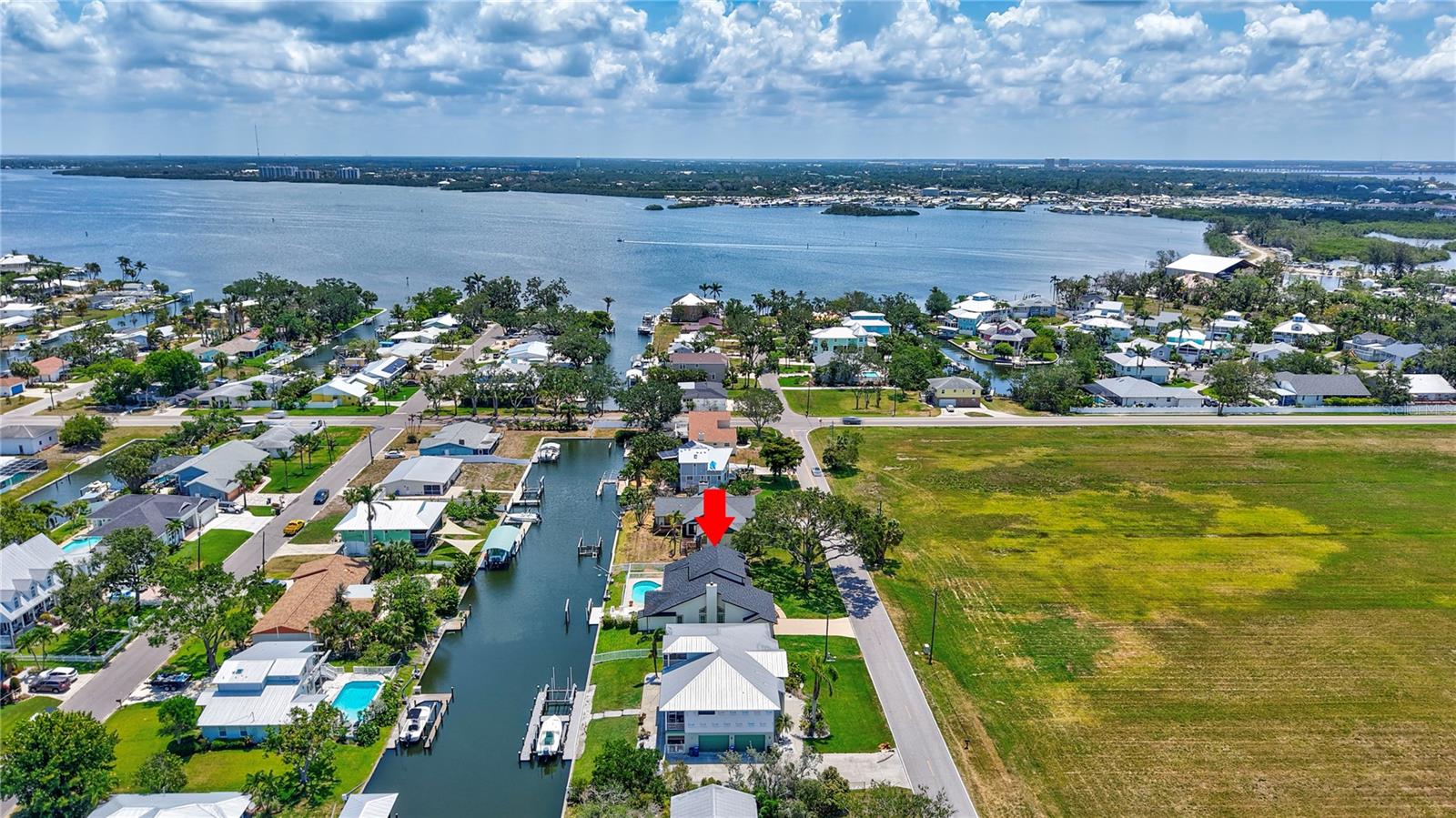 Listing photo id 70 for 4506 17th Street W