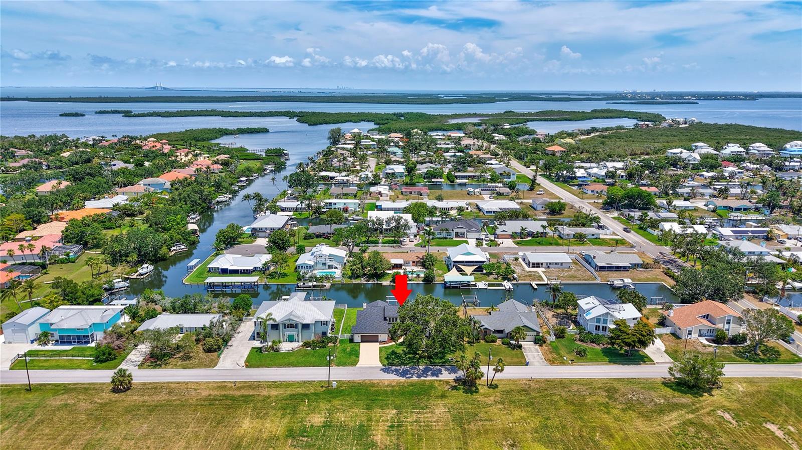 Listing photo id 74 for 4506 17th Street W