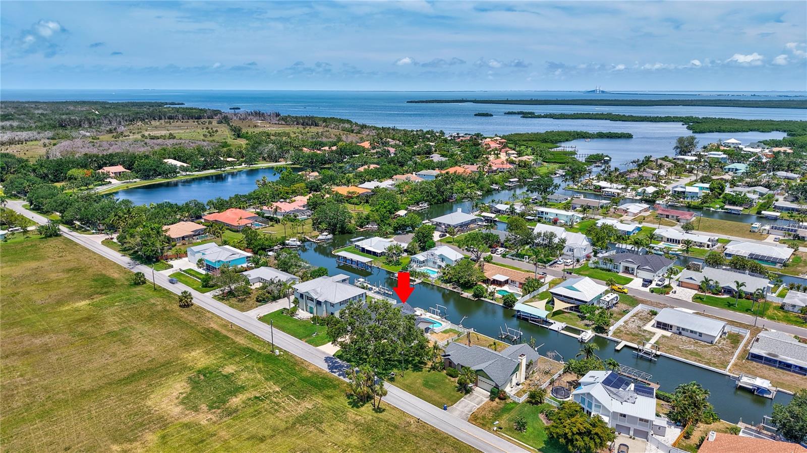 Listing photo id 75 for 4506 17th Street W
