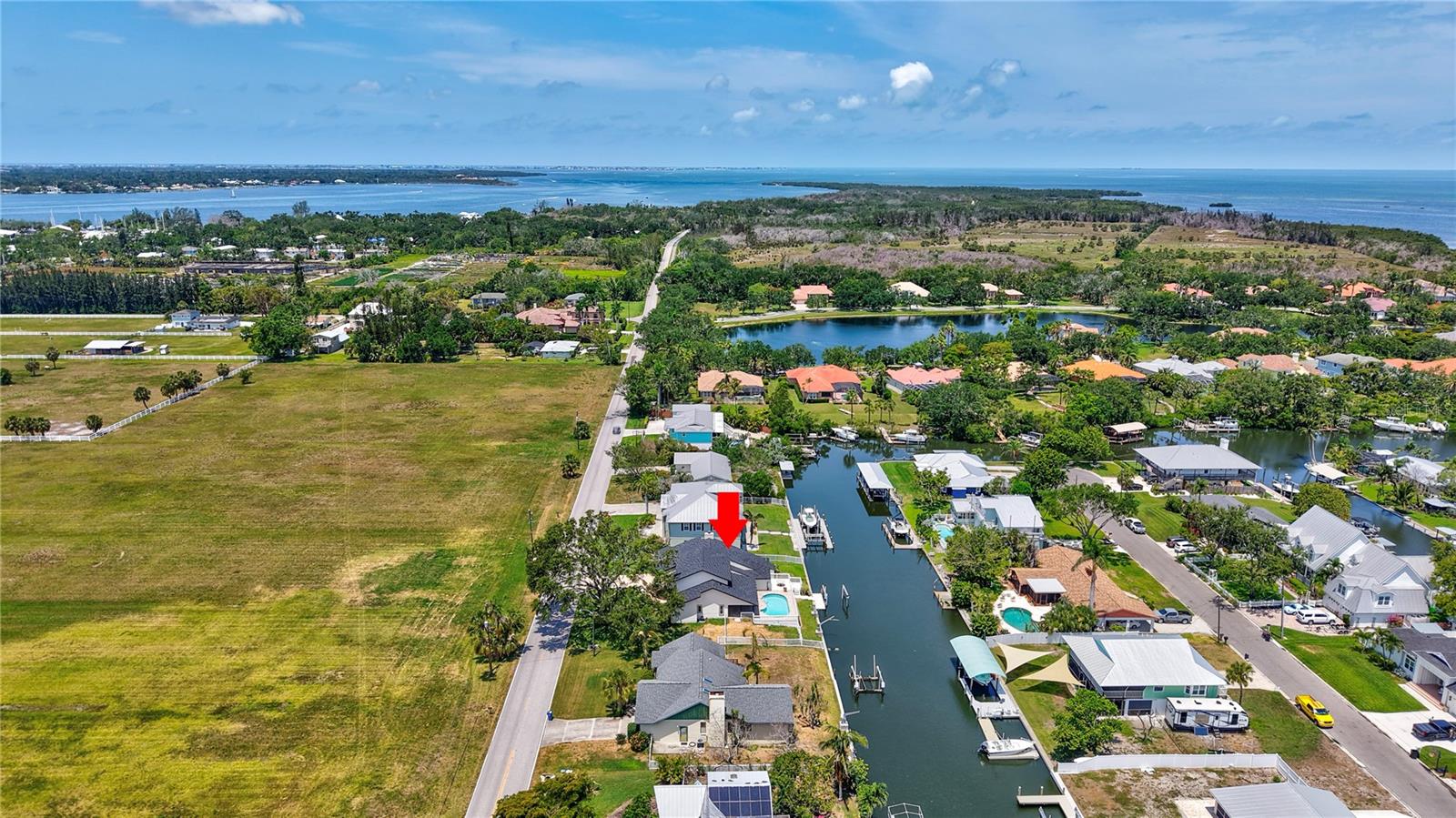 Listing photo id 76 for 4506 17th Street W