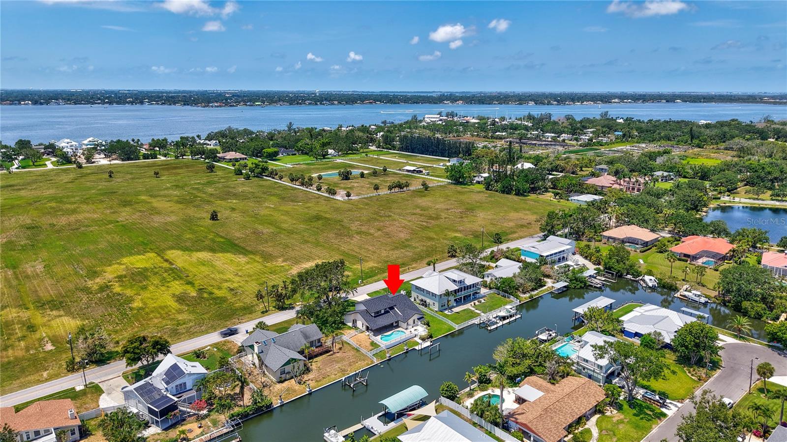 Listing photo id 77 for 4506 17th Street W