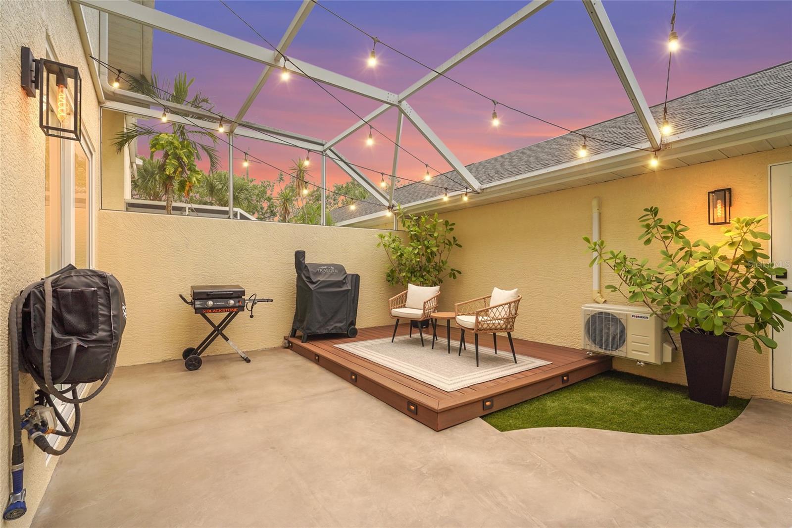 Image 5 of 47 For 5646 Simonton Street