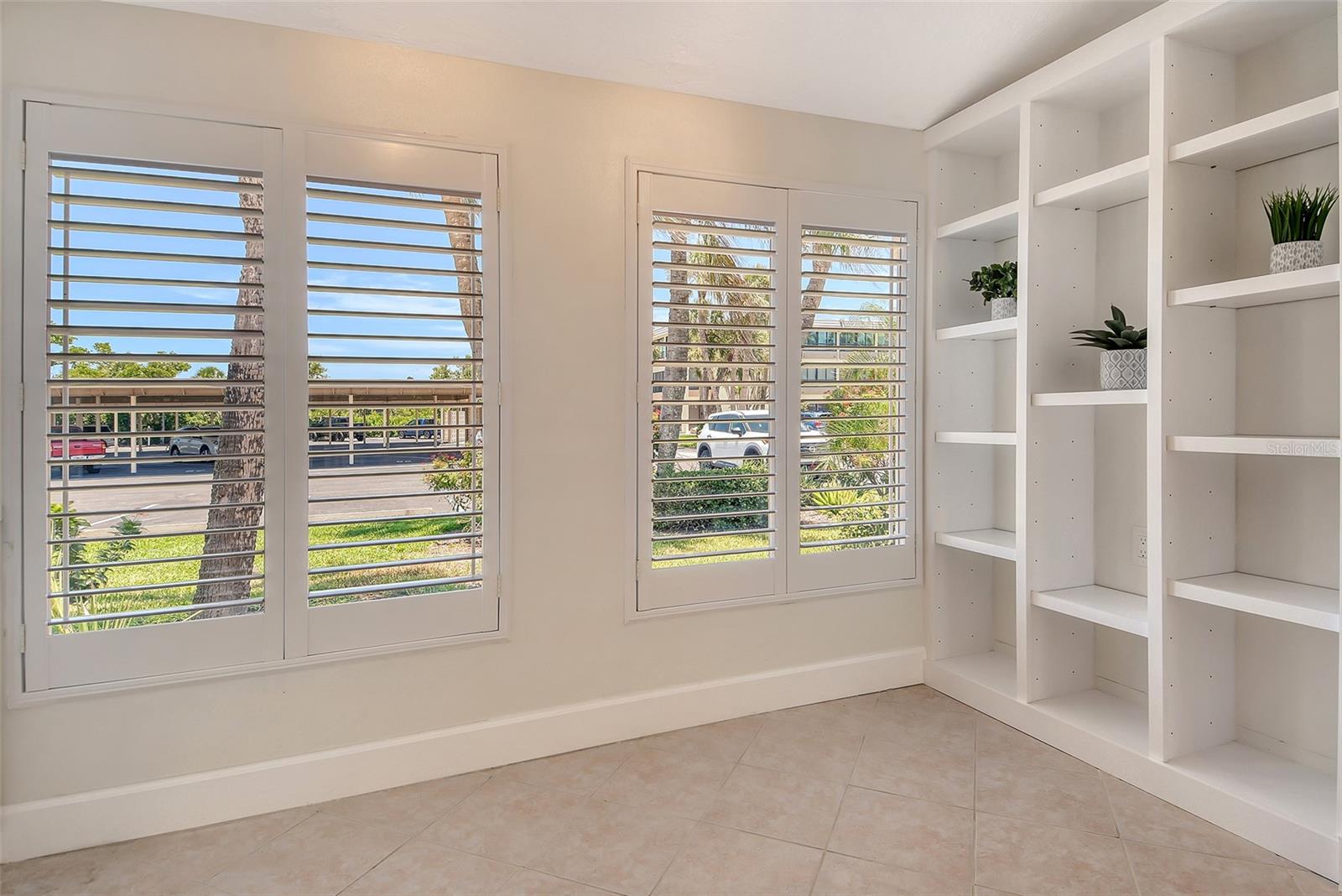 Image 12 of 80 For 104 Whispering Sands Drive V27