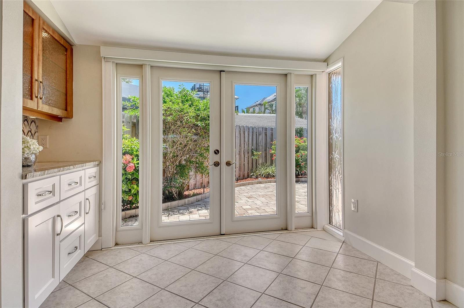 Image 17 of 80 For 104 Whispering Sands Drive V27