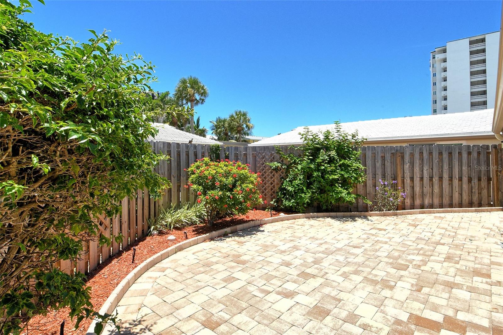 Image 18 of 80 For 104 Whispering Sands Drive V27