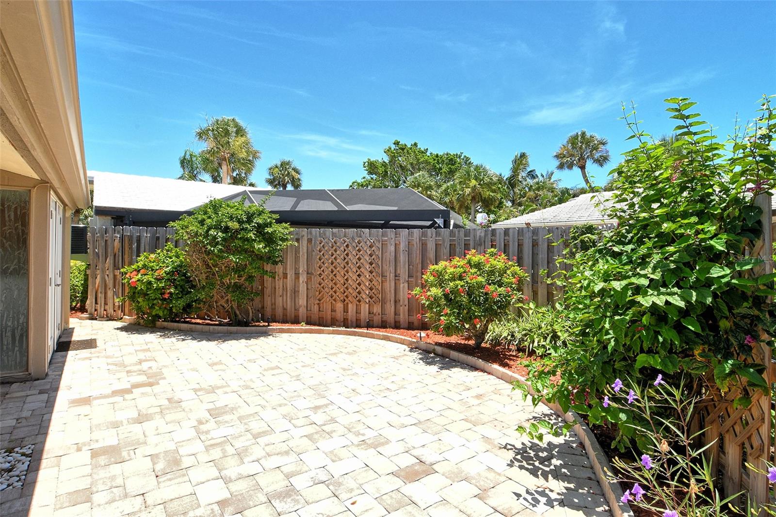 Image 19 of 80 For 104 Whispering Sands Drive V27