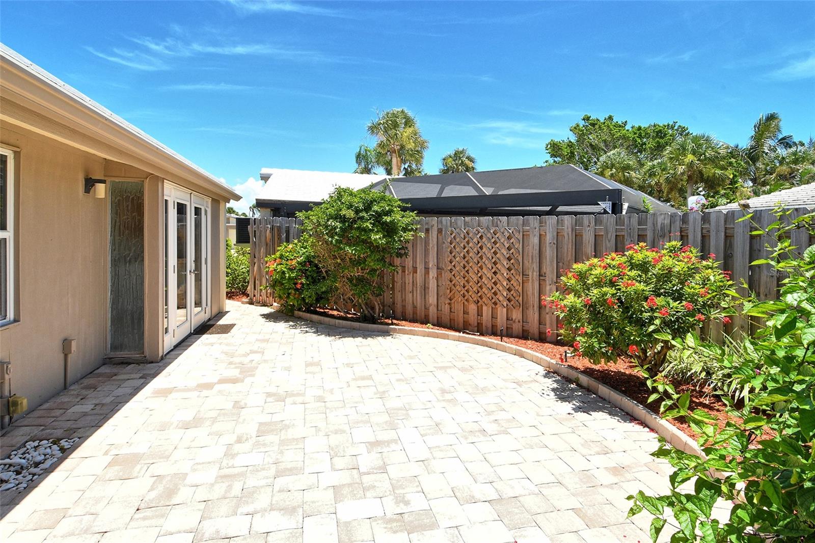 Image 20 of 80 For 104 Whispering Sands Drive V27