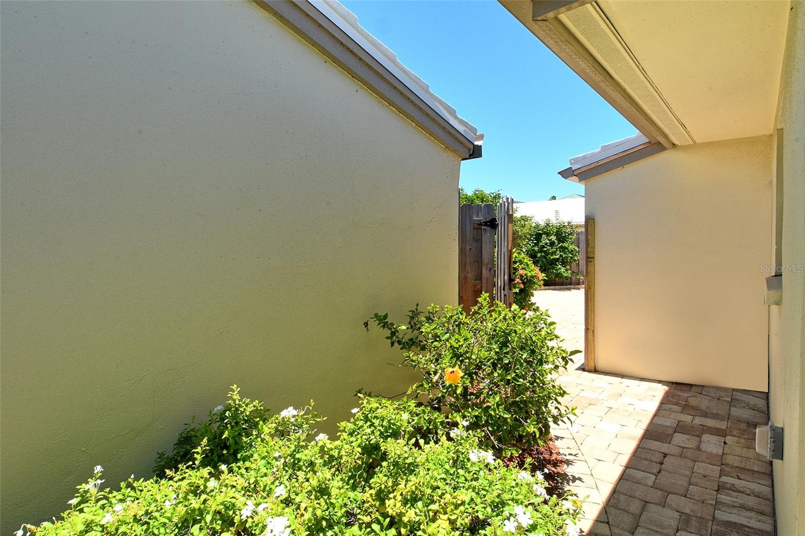 Image 24 of 80 For 104 Whispering Sands Drive V27
