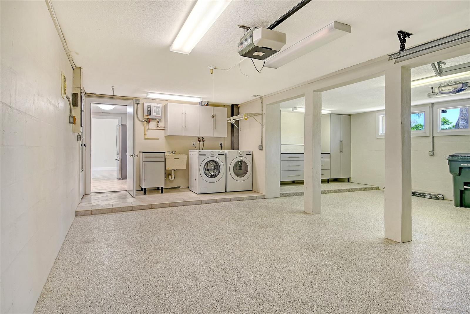 Image 45 of 80 For 104 Whispering Sands Drive V27
