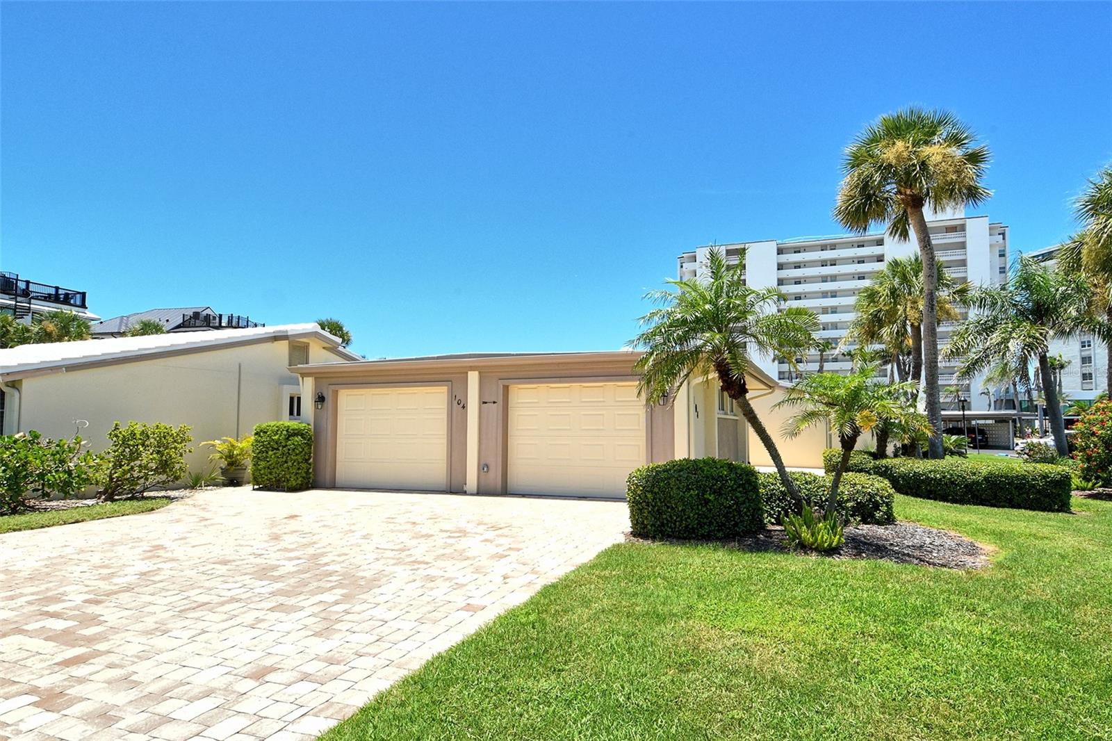 Image 47 of 80 For 104 Whispering Sands Drive V27