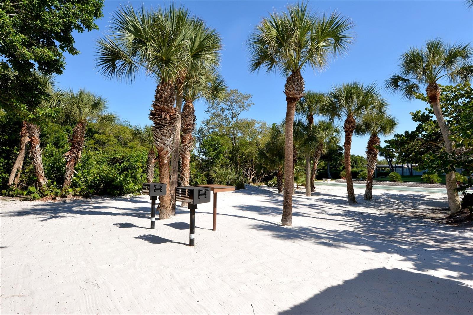 Image 61 of 80 For 104 Whispering Sands Drive V27