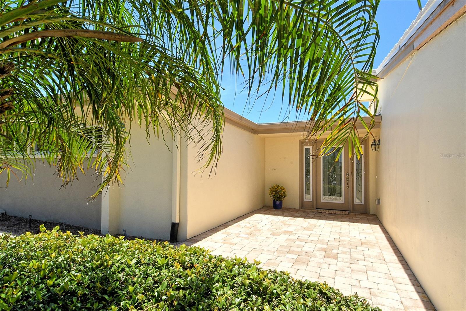 Image 8 of 80 For 104 Whispering Sands Drive V27