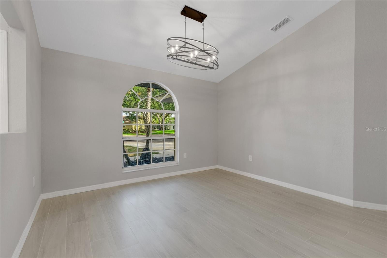 Image 13 of 87 For 4473 Diamond Circle S