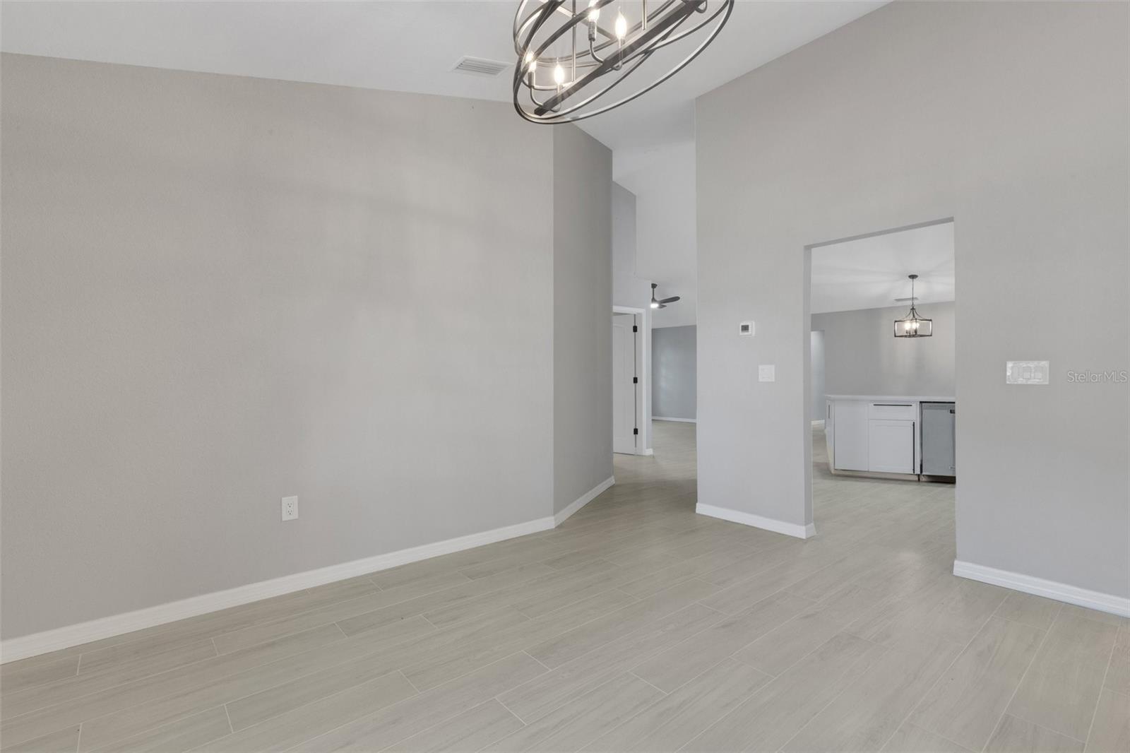 Image 14 of 87 For 4473 Diamond Circle S