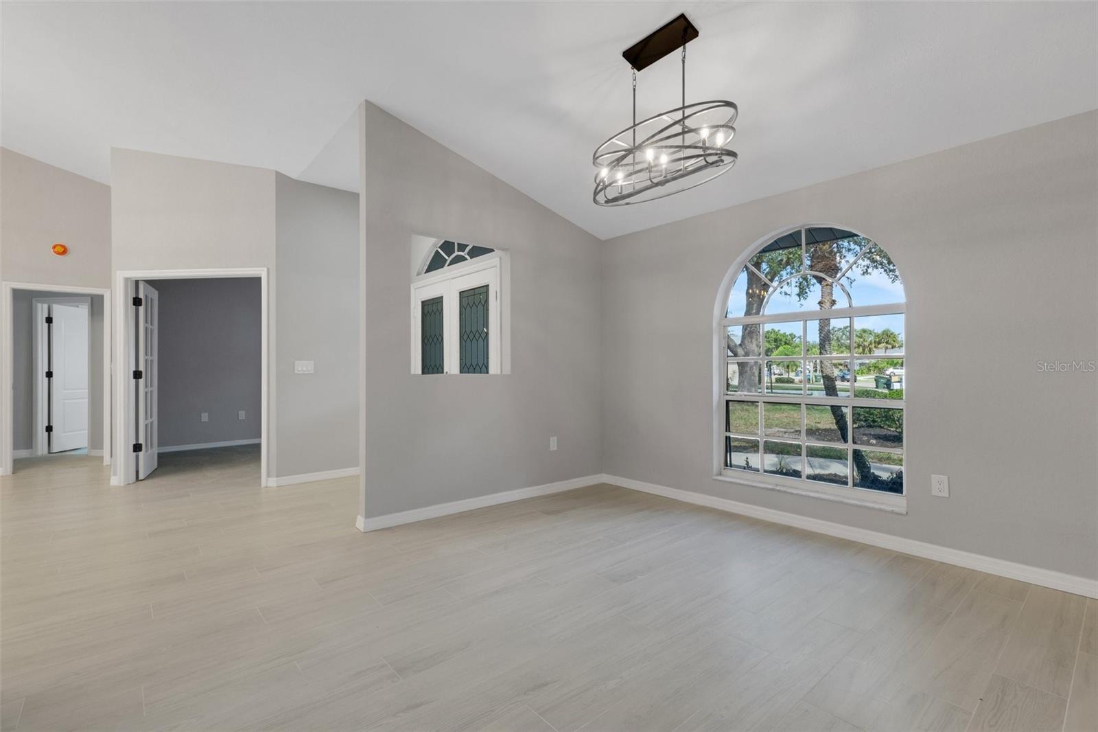 Image 16 of 87 For 4473 Diamond Circle S